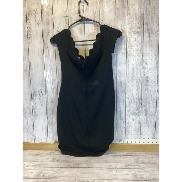 B. Darlin Black Off-the-Shoulder Scalloped Neckline Bodycon Dress - Size 7/8 - Picture 2 of 5